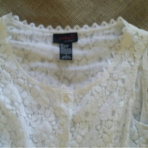 EUC Sleeveless Top Lace Top - Picture 3 of 5